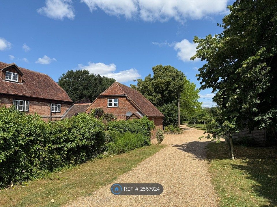 Property photo 1 of 20 View Of Flat And Entrance Drive