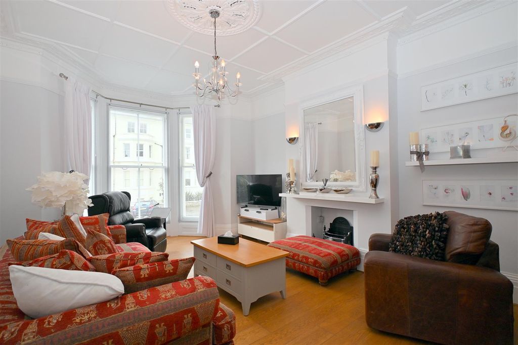 Property photo 2 of 14 Sitting Room/Dining Room