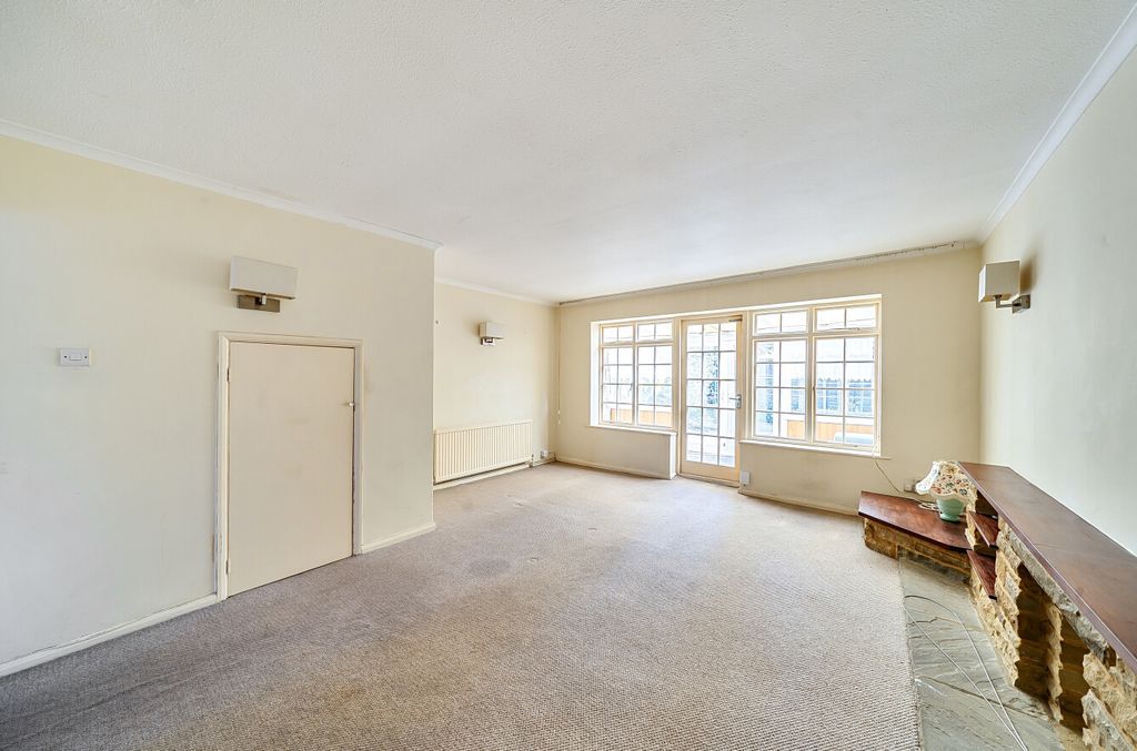 Property photo 3 of 14 1482554-2-6A39707...