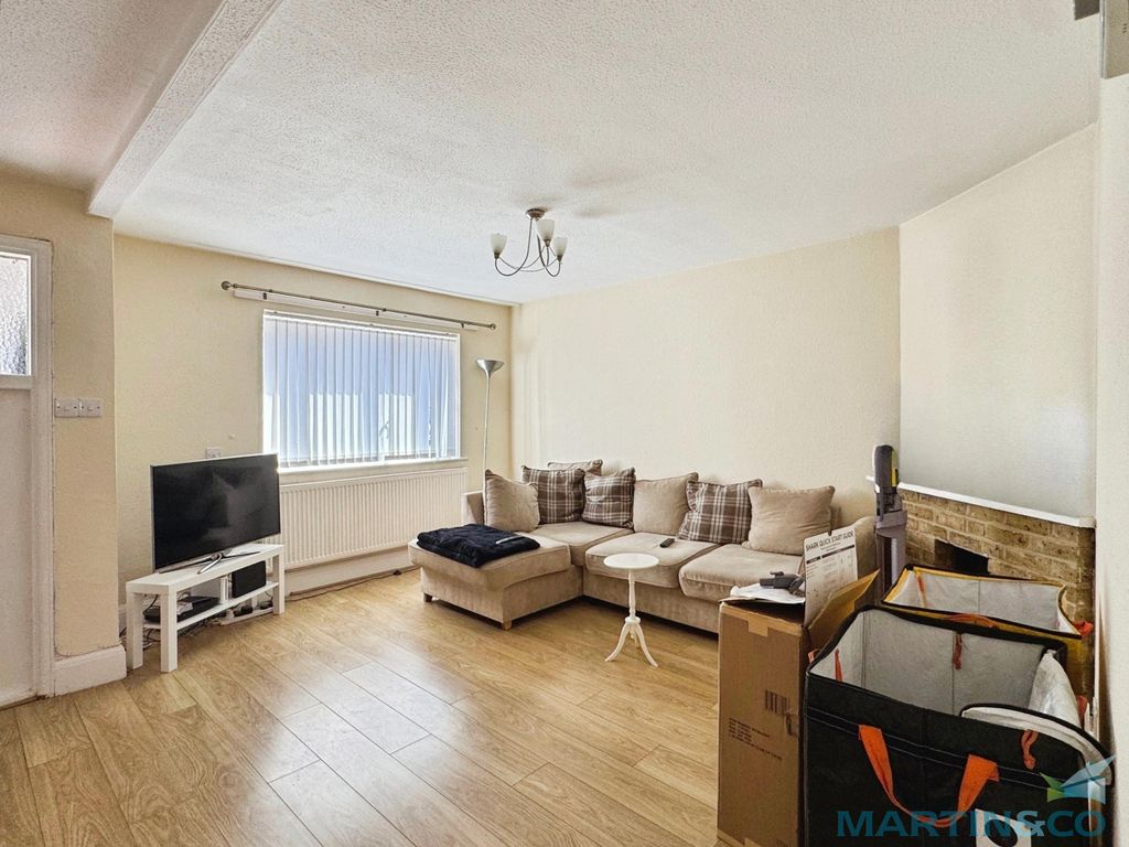 Property photo 3 of 12 User_Edited_Photo-Eea8c2E8_User-Edited-4Cfb10Dd-34