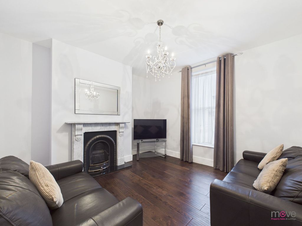 Property photo 2 of 24