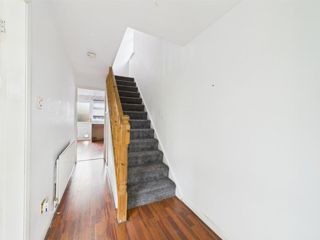 Property photo 3 of 36 Cam03844G0-Pr0332-Still005.Jpg