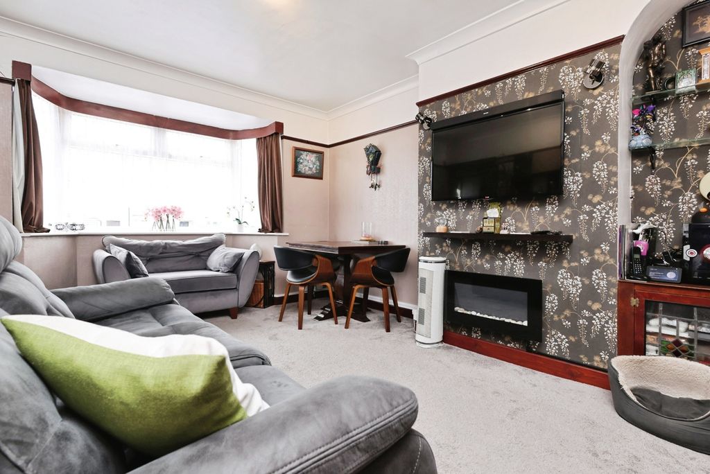 Property photo 2 of 21 Pbox-Img.Jpg