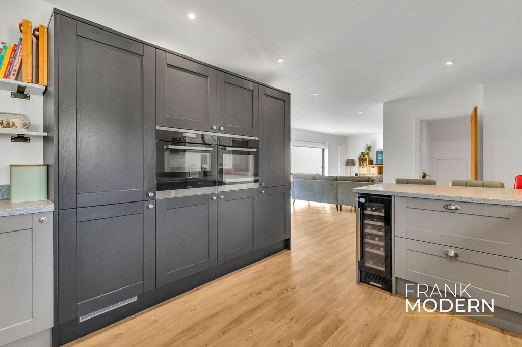 Property photo 3 of 49 Kitchen