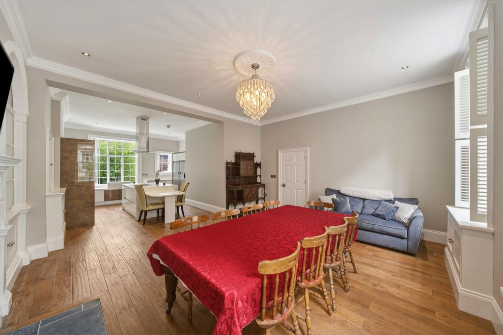 Property photo 3 of 24 Dining Room