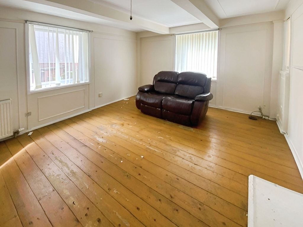 Property photo 2 of 8 Living Room