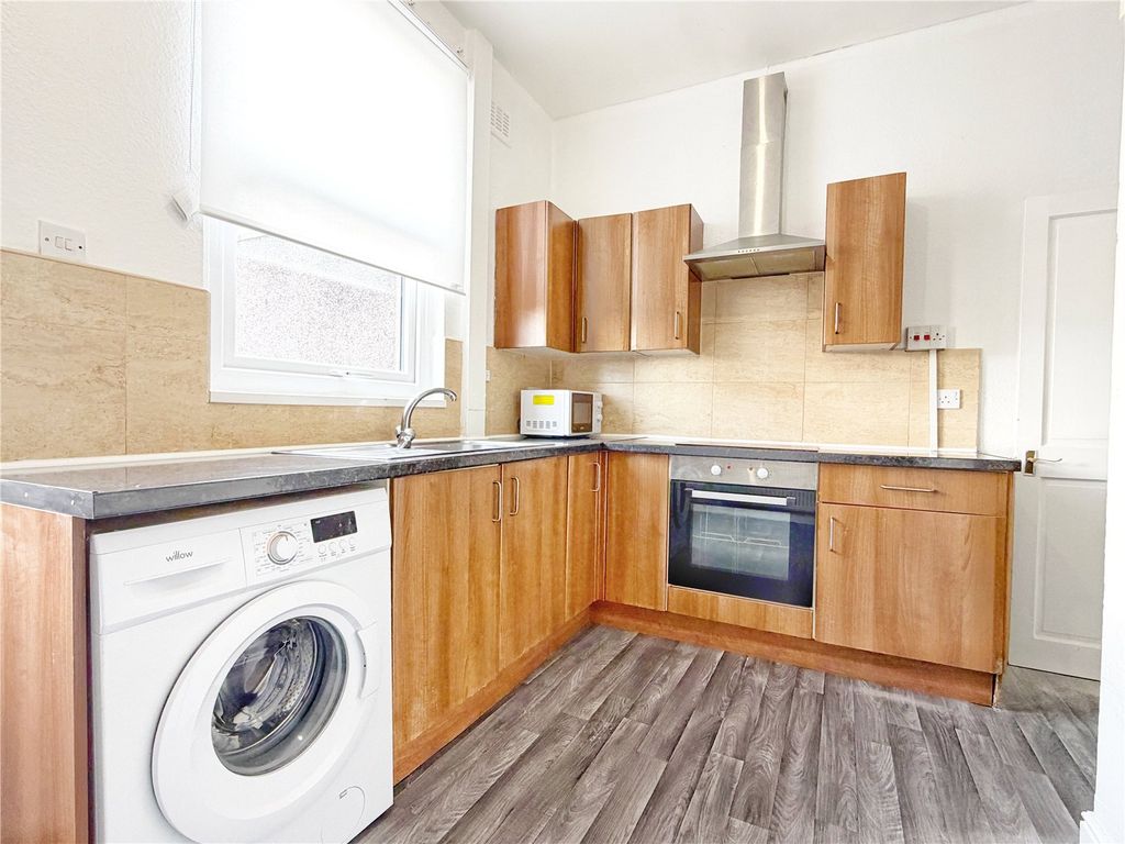 Property photo 2 of 13 Picture No. 21