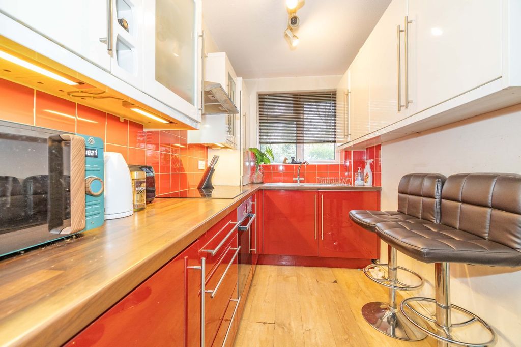 Property photo 3 of 11 Picture 3