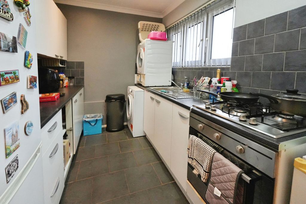 Property photo 2 of 12 Kitchen