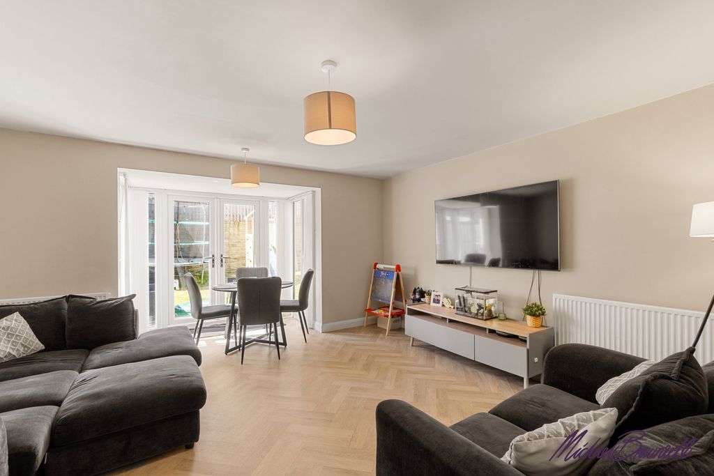 Property photo 2 of 30