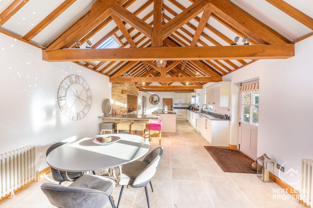 Property photo 3 of 70 Kitchen &amp; Diner