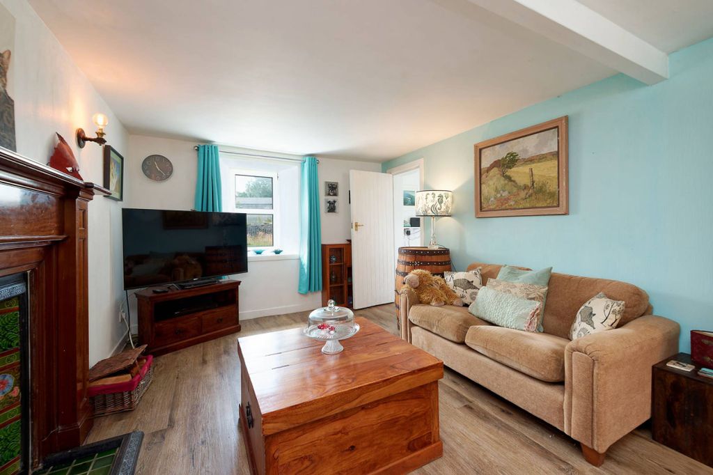 Property photo 3 of 37