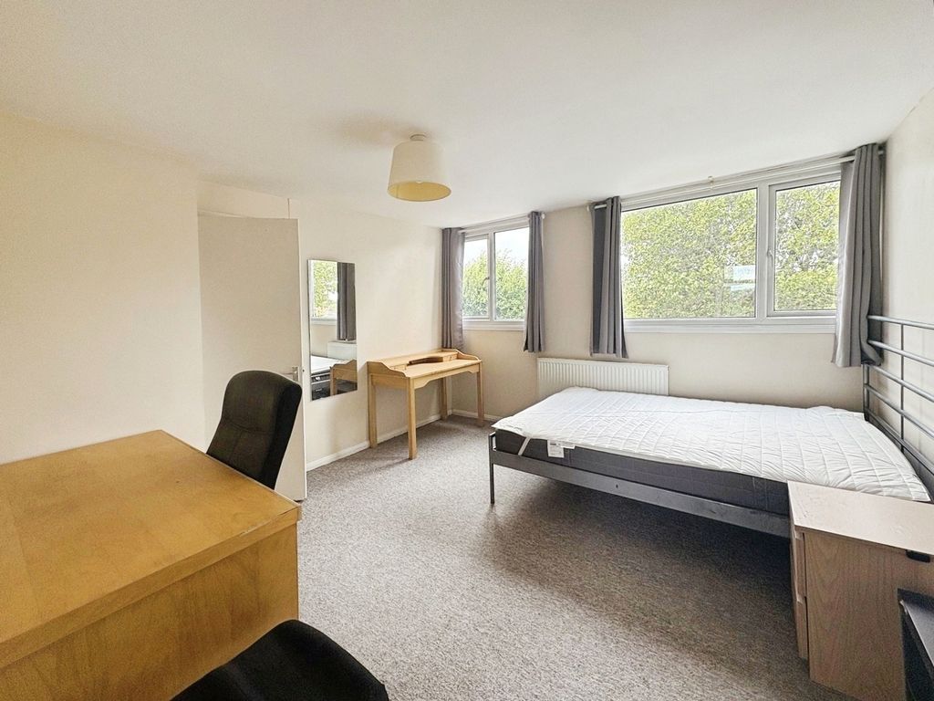 Property photo 3 of 24 Pbox-Img.Jpg