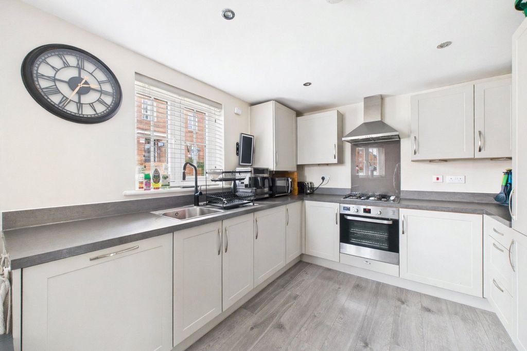 Property photo 3 of 8 Picture No. 02