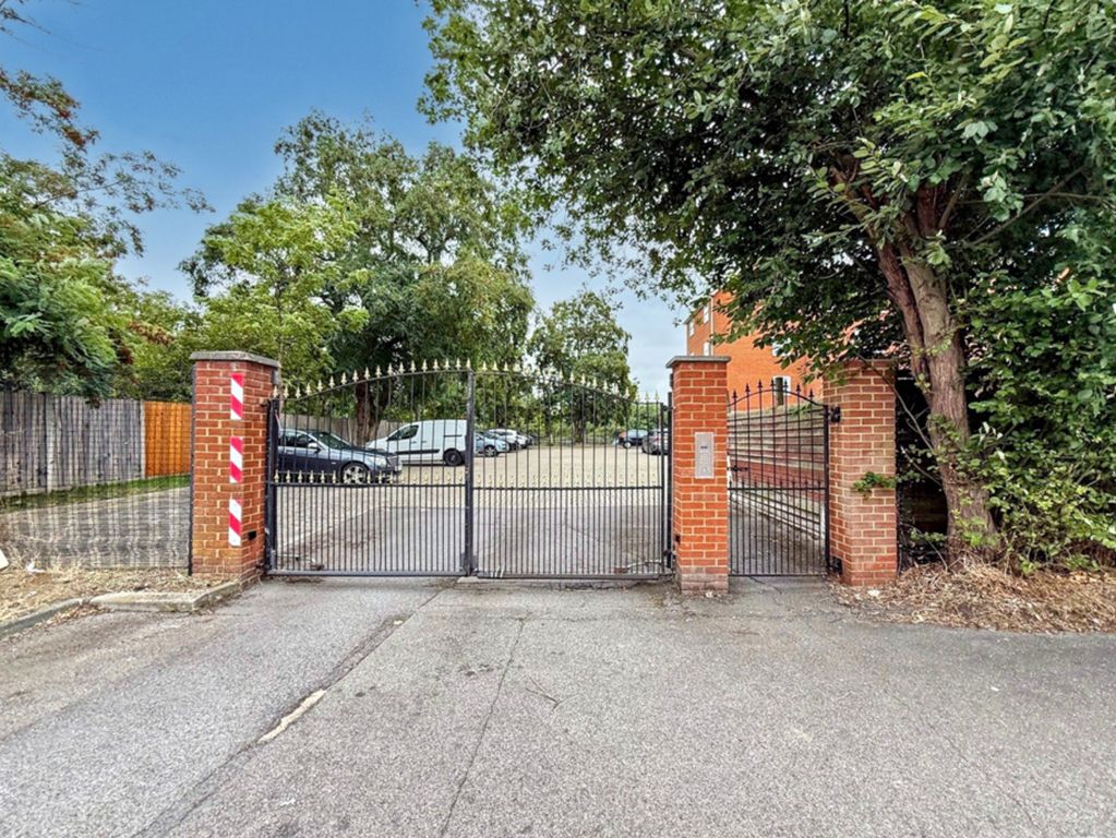 Property photo 2 of 8
