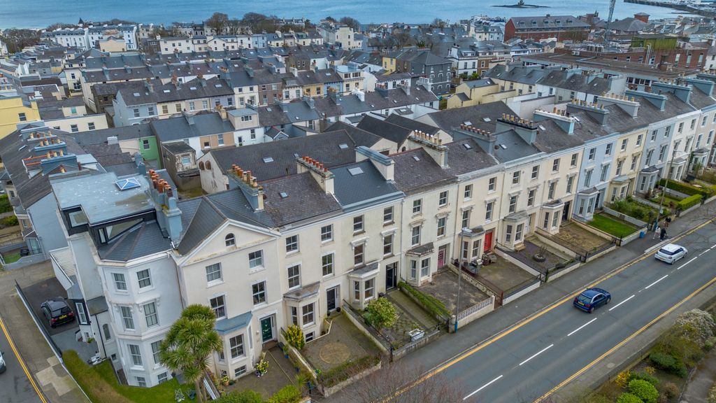 Property photo 2 of 29