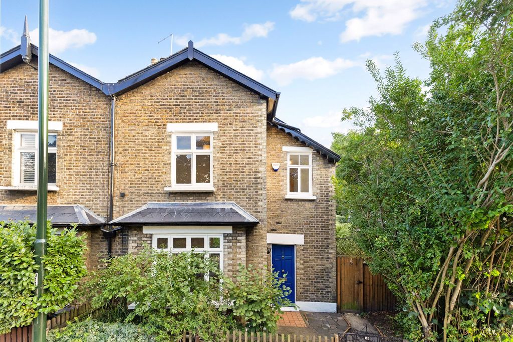 Property photo 1 of 21 63 Lower Richmond Road, Mortlake, Sw14 7Hh