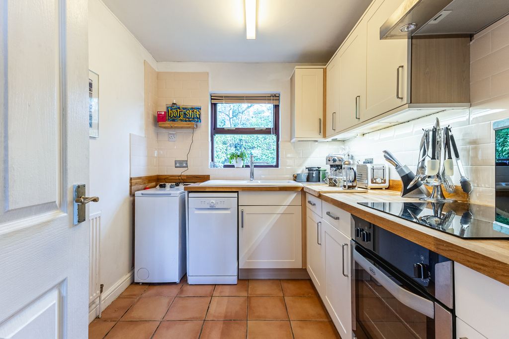 Property photo 3 of 14 Kitchen