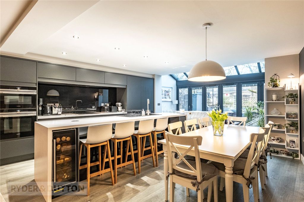 Property photo 3 of 25 Kitchen/Diner