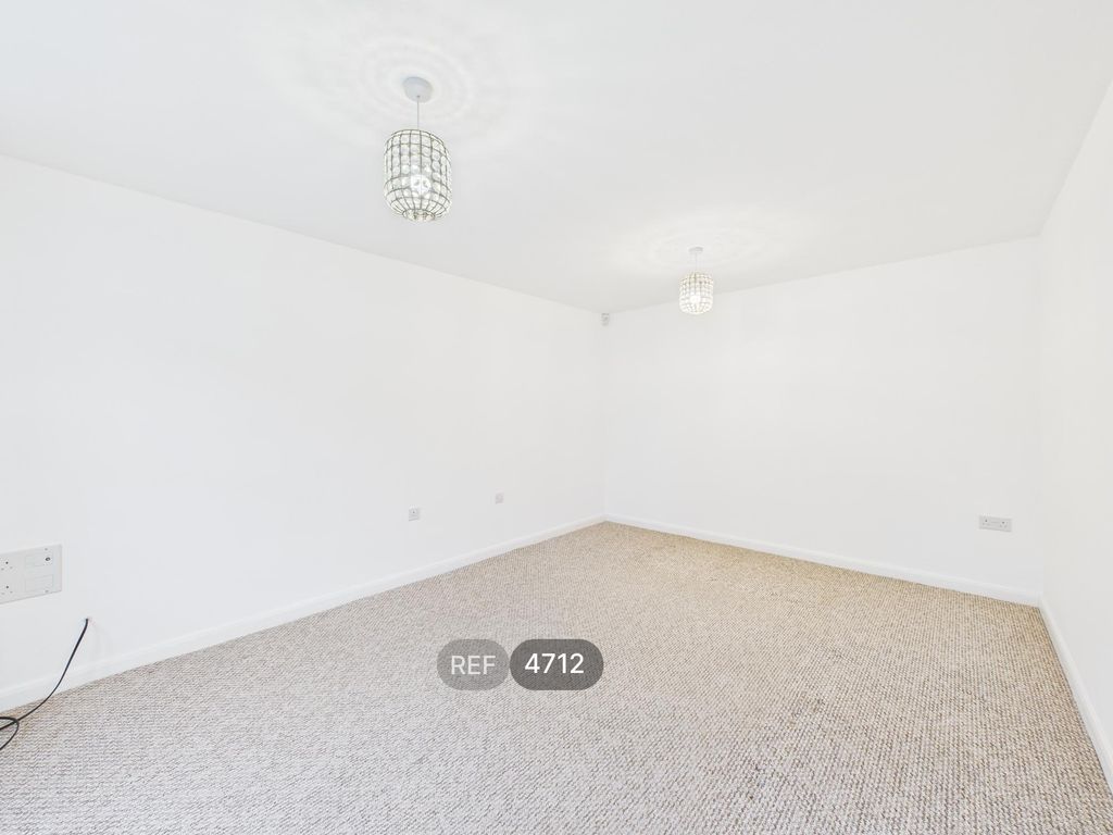 Property photo 3 of 21 Living Room