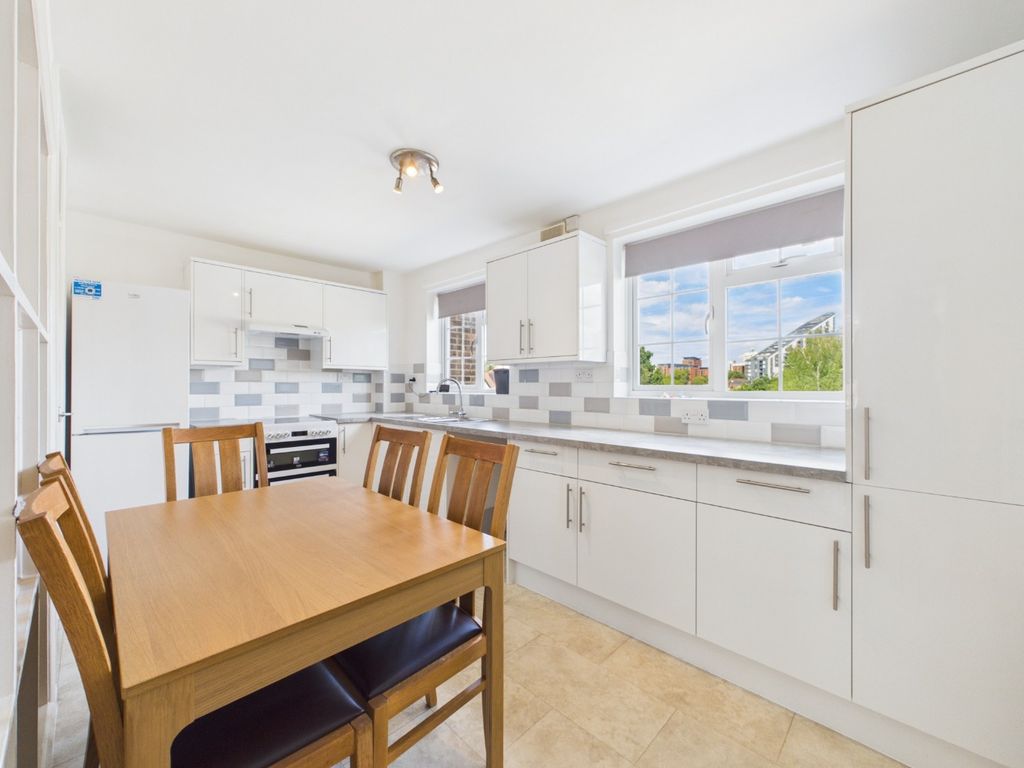 Property photo 2 of 13 5254461