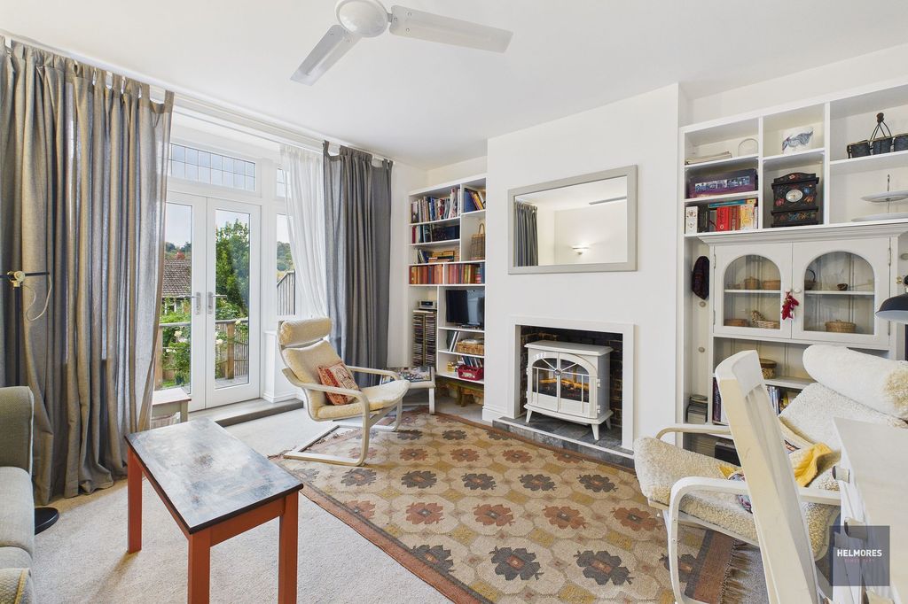 Property photo 3 of 36