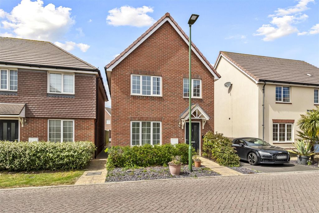 Property photo 1 of 21 8 Kilham Way-019.Jpg