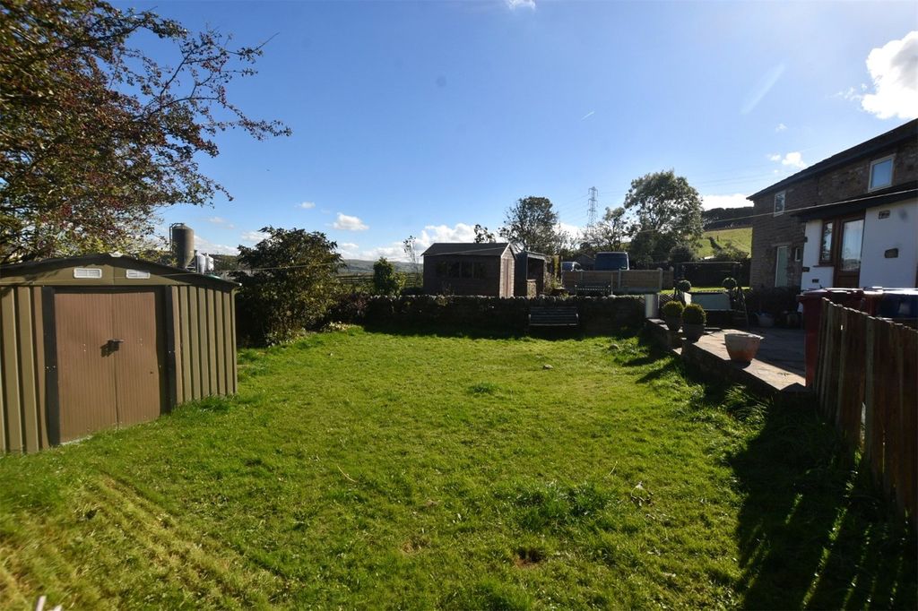 Property photo 3 of 18 Garden