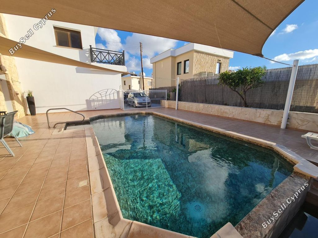 Property photo 3 of 31