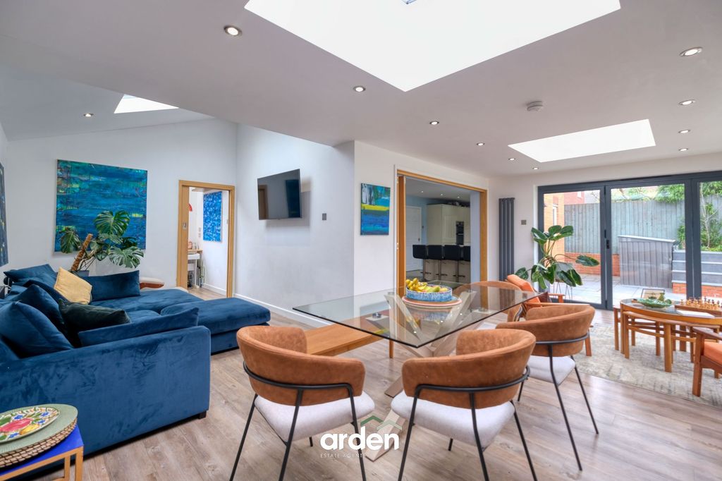 Property photo 2 of 18