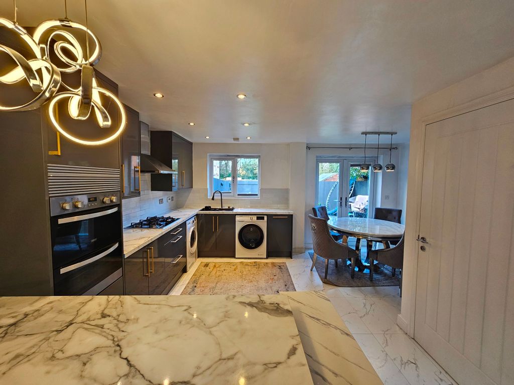 Property photo 3 of 30