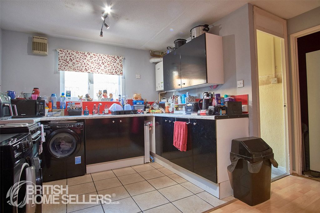 Property photo 3 of 17 Picture No. 11