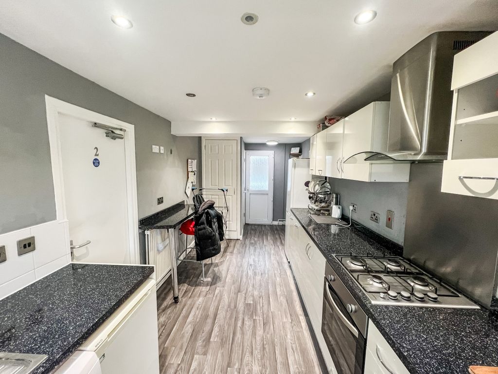 Property photo 2 of 13 Img_9348.9Gw7Q