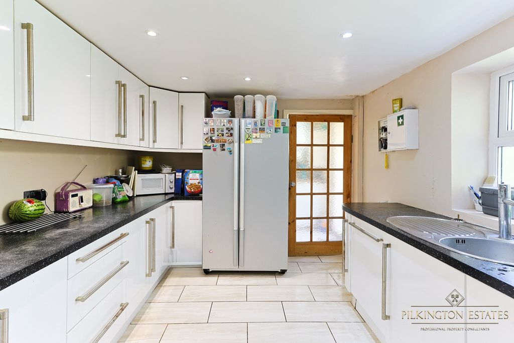 Property photo 2 of 17 4283443