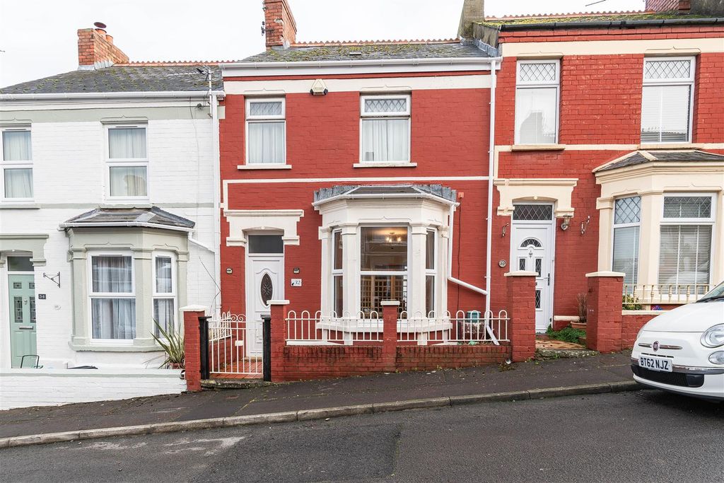 Property photo 1 of 17