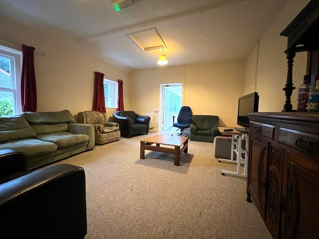 Property photo 2 of 22 9438De94-A0Ba-4Ad1-87A7-464E4866089E.Jpg