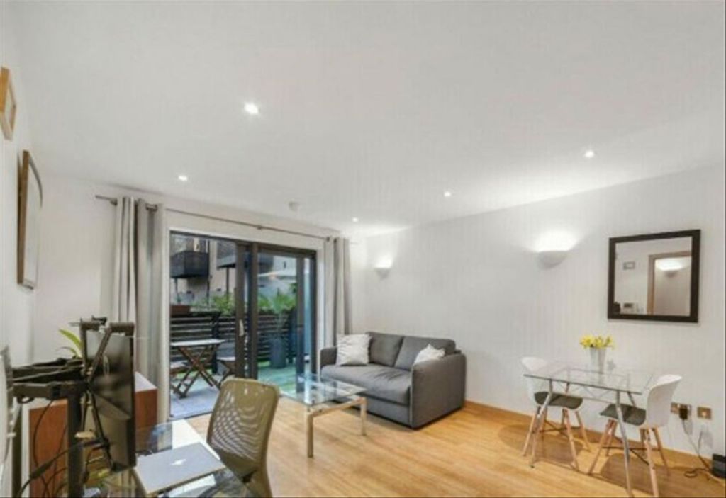 Property photo 1 of 3