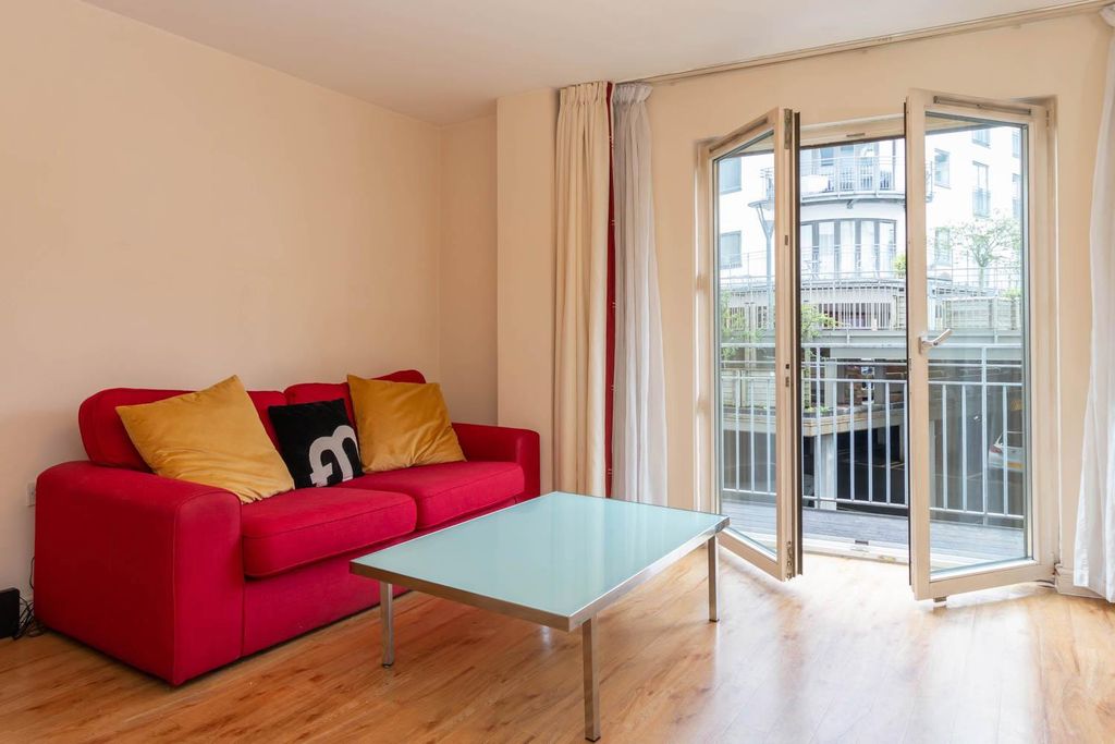 Property photo 1 of 9 Living Area