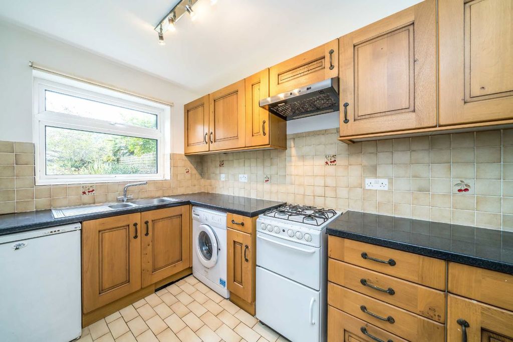Property photo 3 of 7