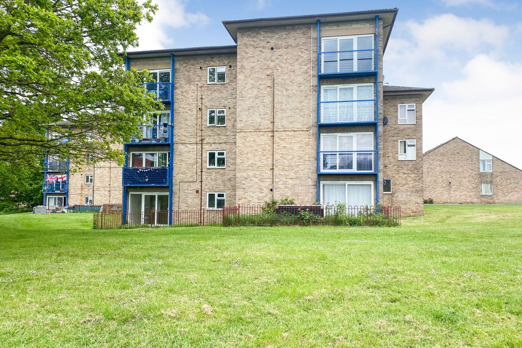 Property photo 1 of 9 13 Bailey House, Forman Street, Calne, Wiltshire, Sn11 8Pg
