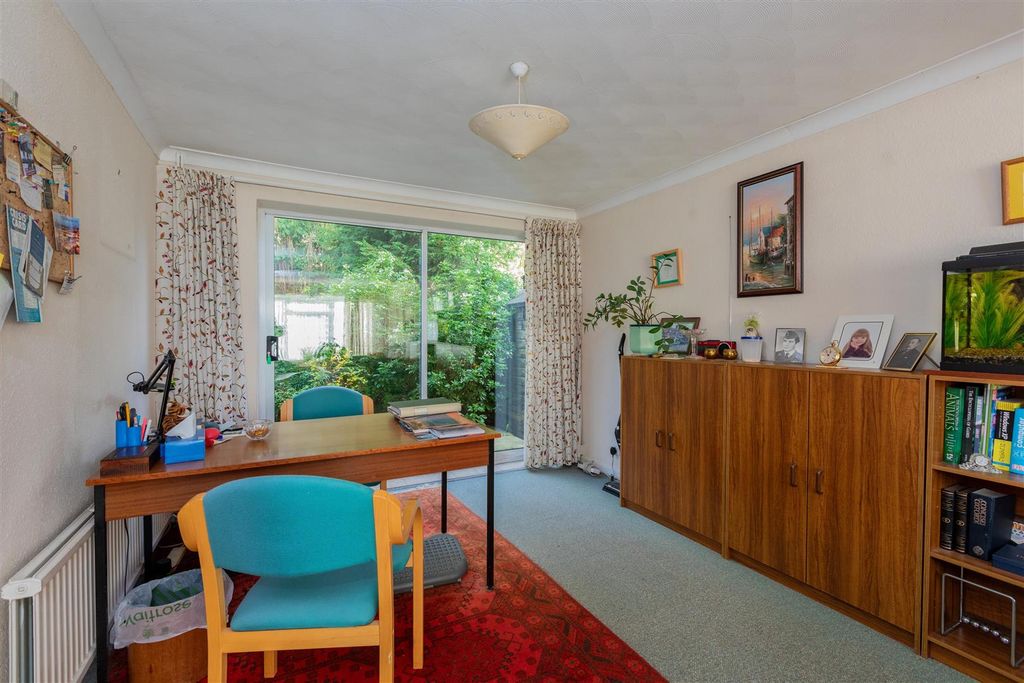 Property photo 3 of 12