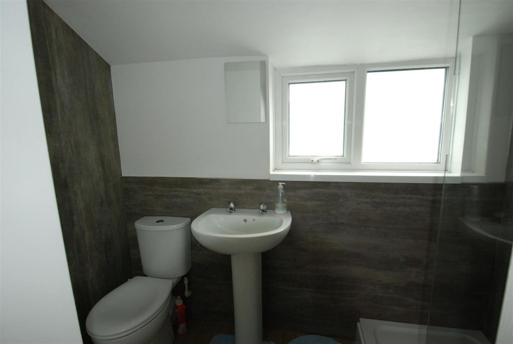 Property photo 2 of 7 20 Talbot Road Photo 1