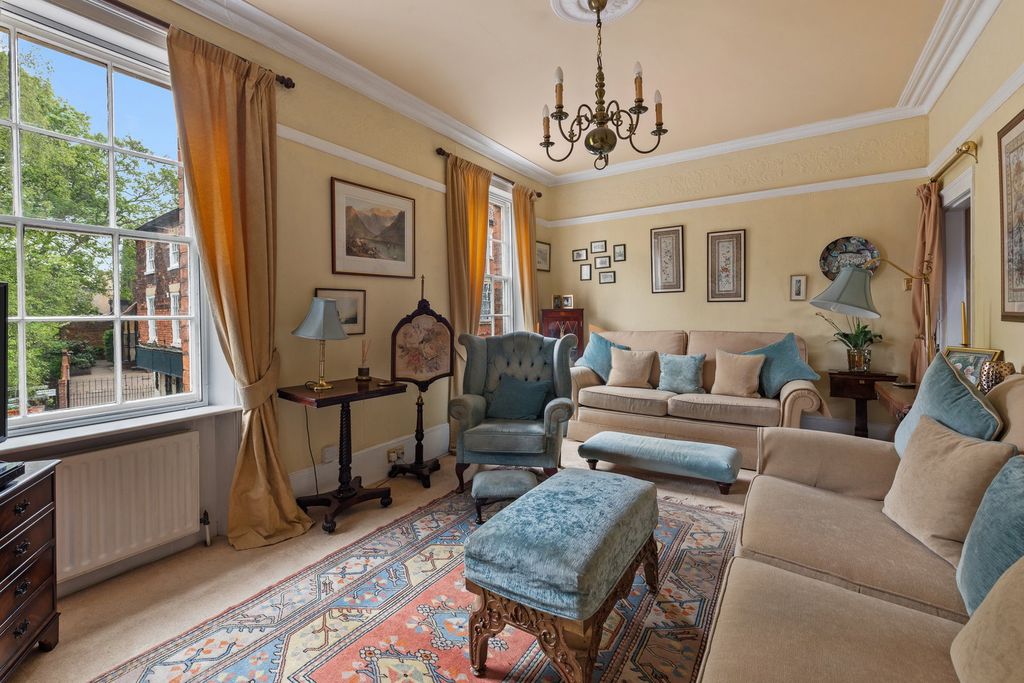 Property photo 3 of 29