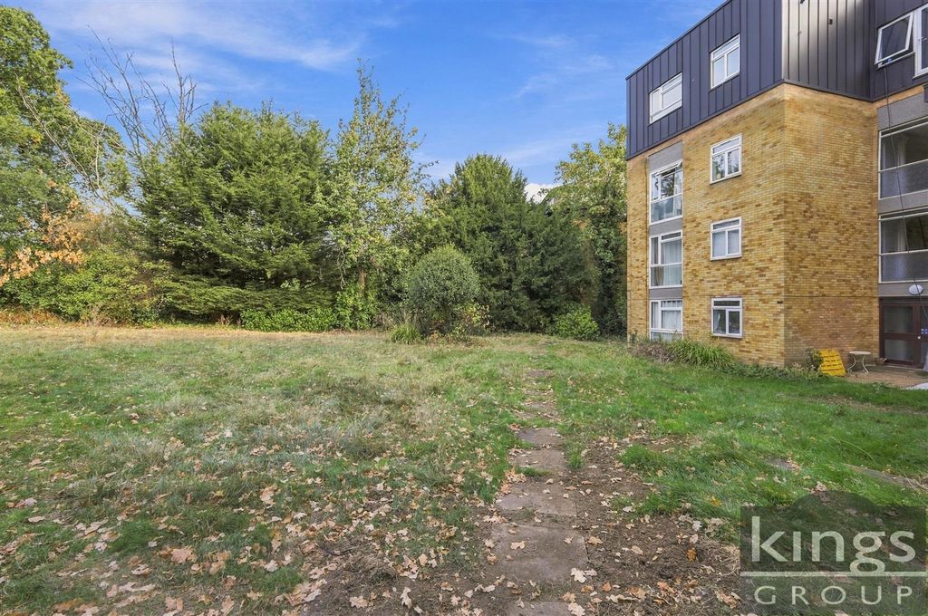 Property photo 3 of 18