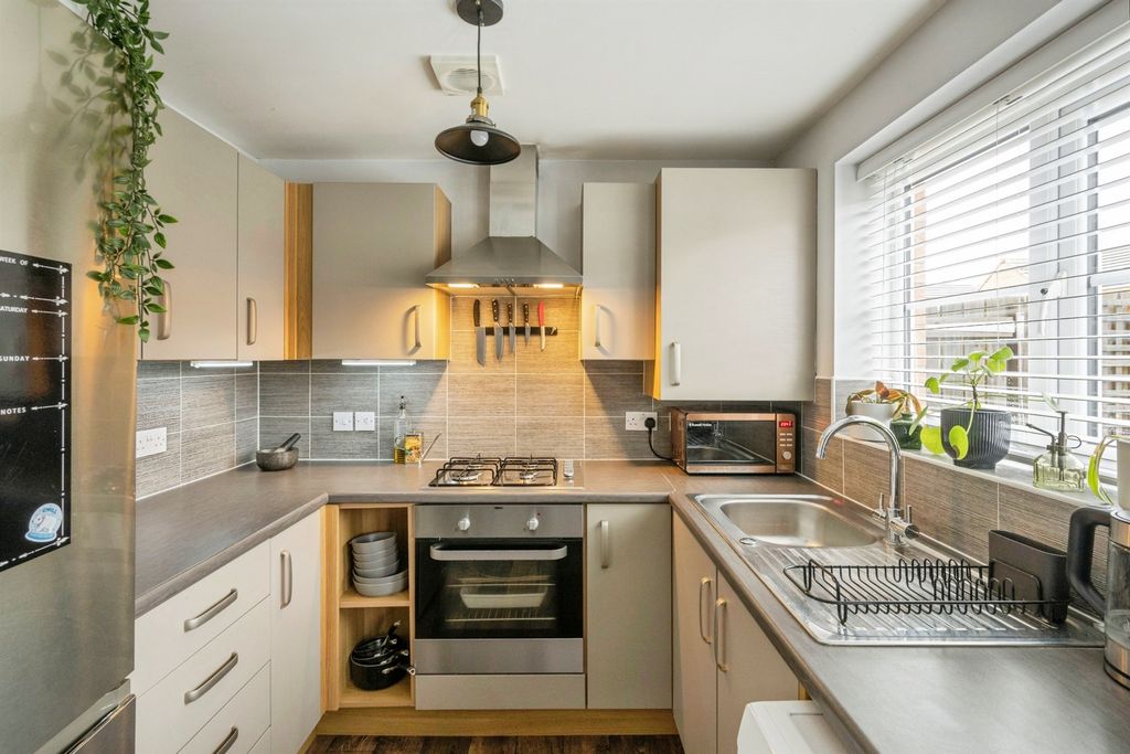 Property photo 3 of 22