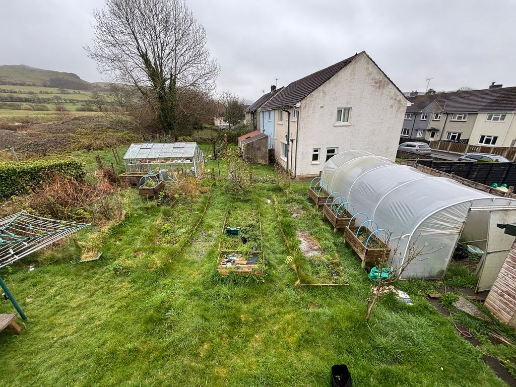 Property photo 3 of 28