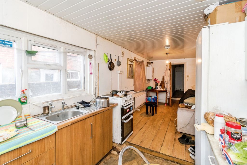 Property photo 3 of 17