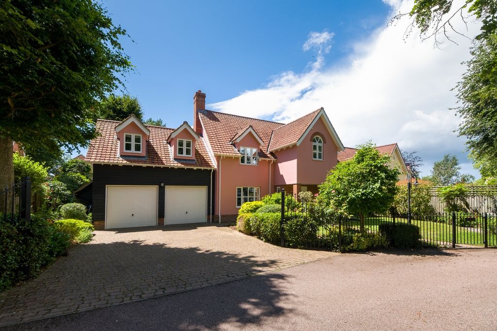Property photo 1 of 40