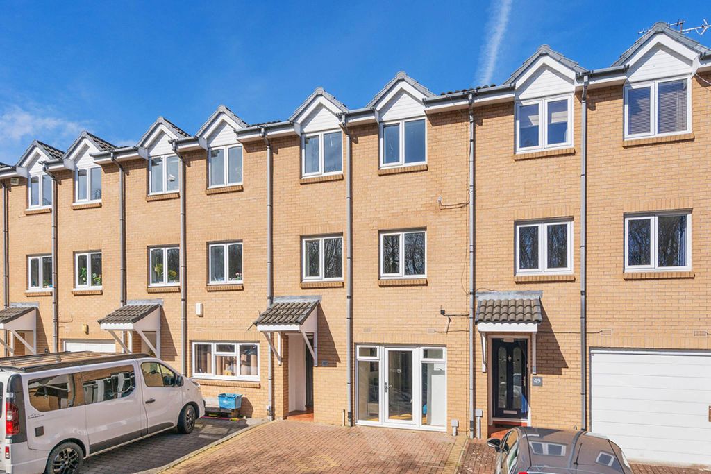 Property photo 1 of 31