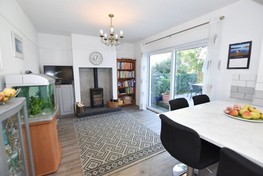 Property photo 3 of 16 Dining Area